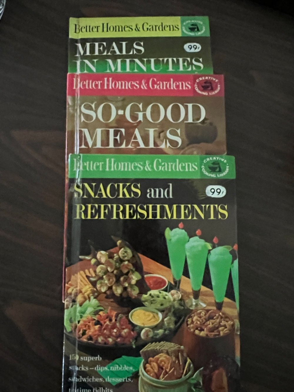 Better Homes And Gardens Snacks and Refreshments — Black & Green Cover